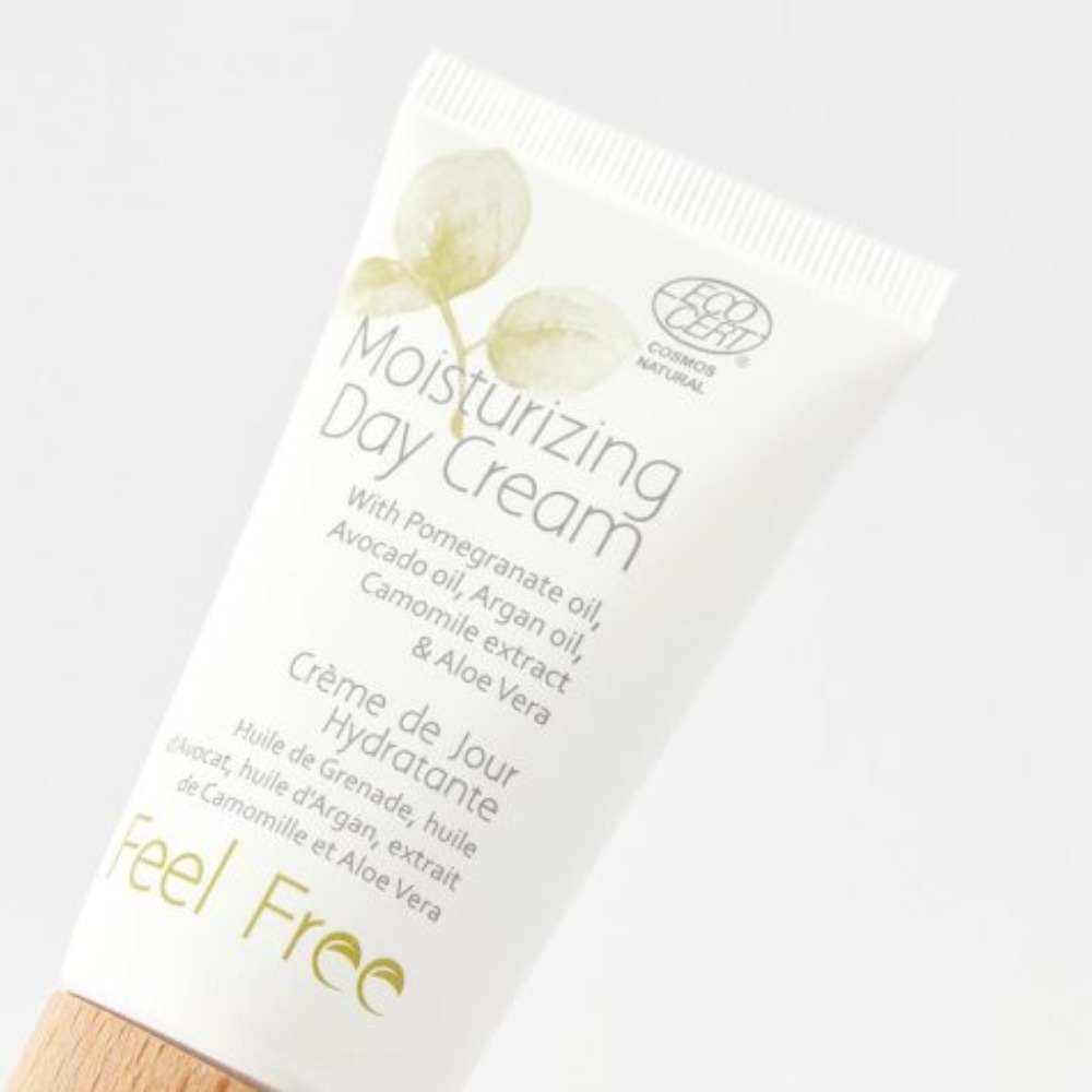 کرم روز مرطوب کننده فیل فری