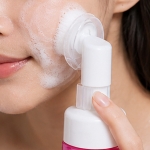 فوم شستشوی صورت نو آکنه NO Acne حاوی عصاره گریپ‌فروت با برس پاک‌کننده