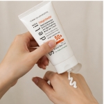 ضد آفتاب ژل کرم آبرسان ساردلی SPF50+ PA++++ | مناسب پوست چرب و مستعد جوش