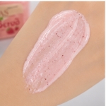 اسکراب کرمی اطلس مدل Strawberry مناسب لایه‌برداری و پاکسازی پوست