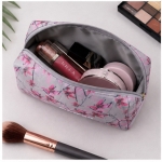 کیف آرایشی و بهداشتی مالنا Malena مدل Floral طوسی با گل‌های صورتی زیپ‌دار